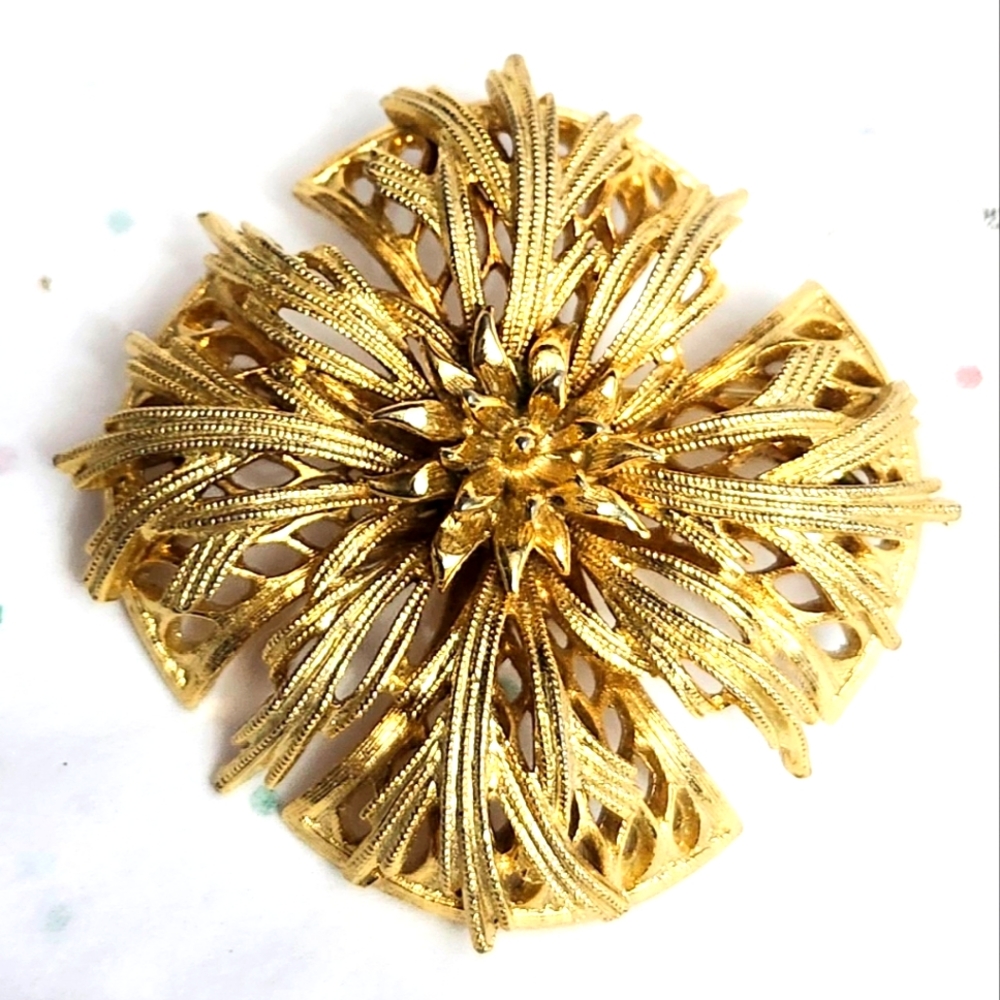 Vtg Lisner Gold Tone Flower Filigree Maltese Cross Pin Brooch